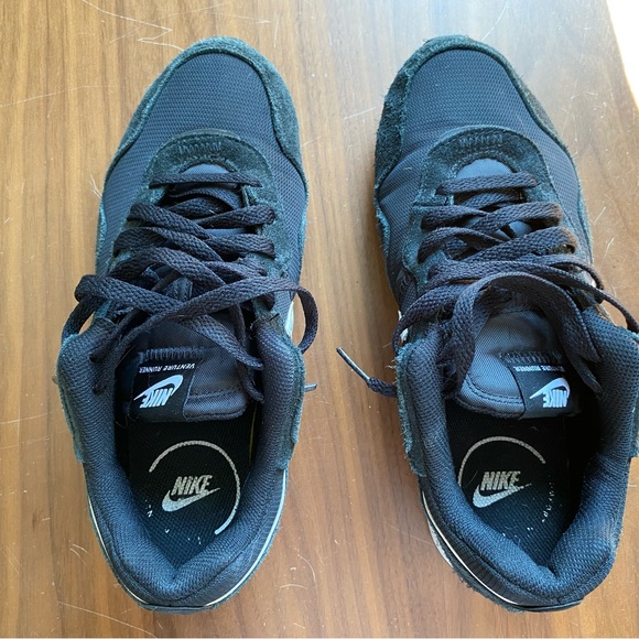 Nike Sneakers - Picture 2 of 6